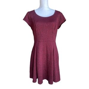 WANT AND NEED Burgundy Color Mini Dress Short Sleeves. Size L